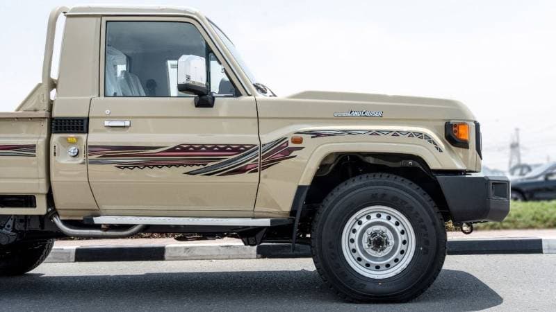 2026 Toyota Land Cruiser Pick Up thumbnail 6