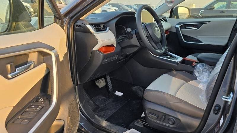 2026 Toyota RAV4 ADVENTURE thumbnail 8