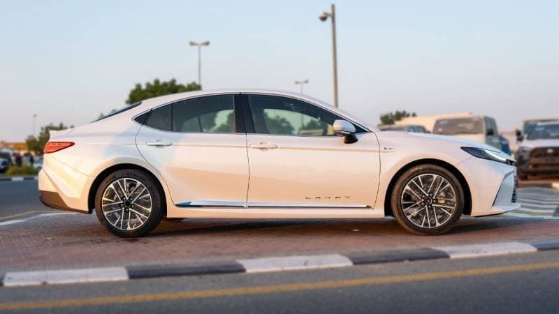 2026 Toyota Camry LUMIERE HEV thumbnail 2