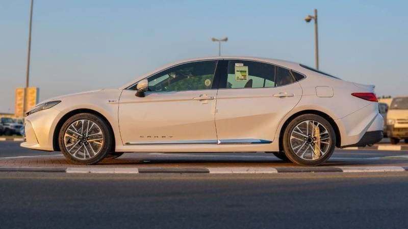 2026 Toyota Camry LUMIERE HEV thumbnail 3