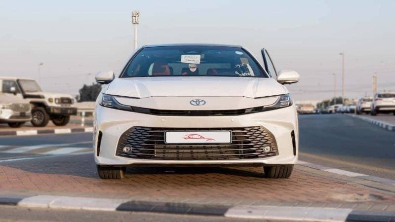 2026 Toyota Camry LUMIERE HEV thumbnail 4