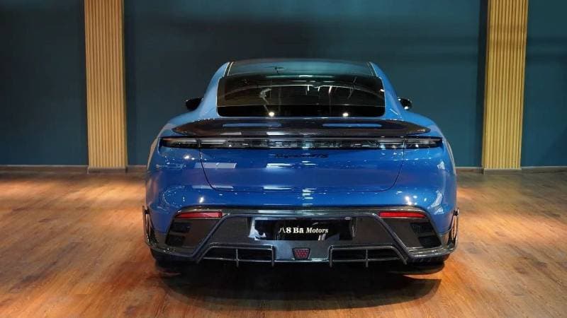 2022 Porsche Taycan GTS thumbnail 6