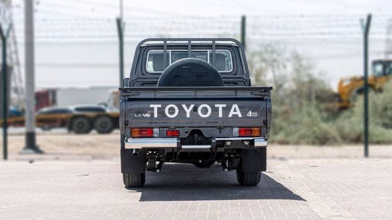 2026 Toyota Land Cruiser Pick Up thumbnail 5