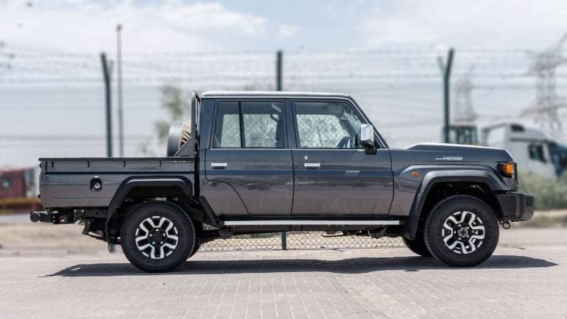 2026 Toyota Land Cruiser Pick Up thumbnail 2