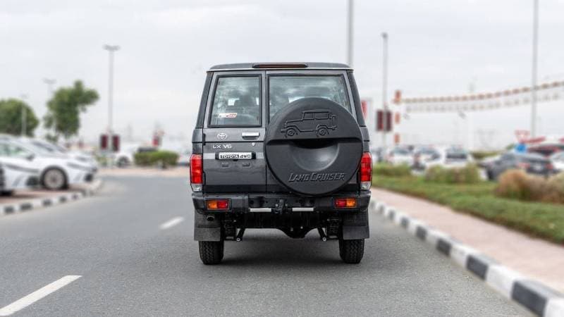 2026 Toyota Land Cruiser 70 LC76 HT VXR thumbnail 5