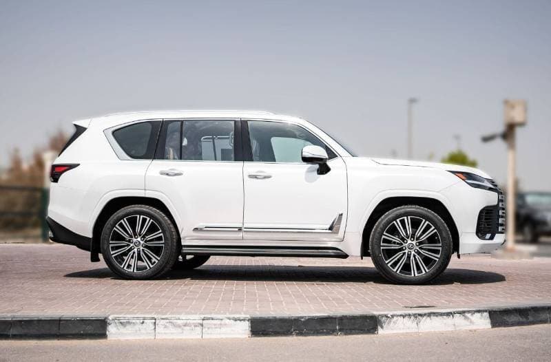 2026 Lexus LX700h SIGNATURE thumbnail 2