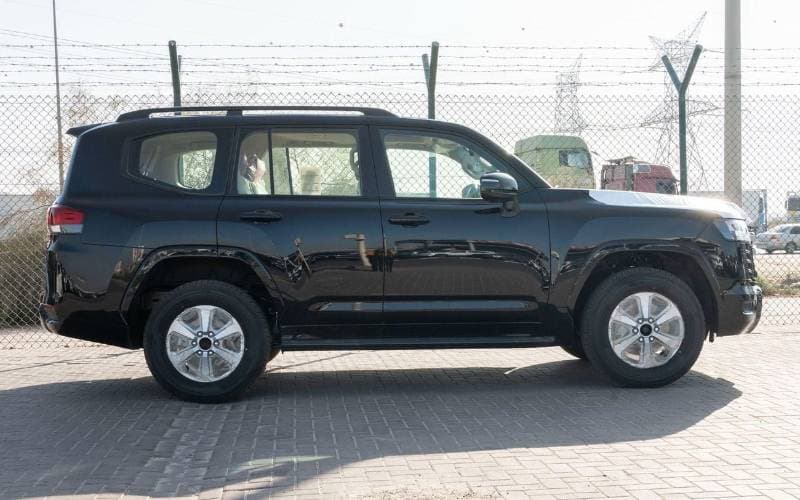 2026 Toyota Land Cruiser GXR thumbnail 2