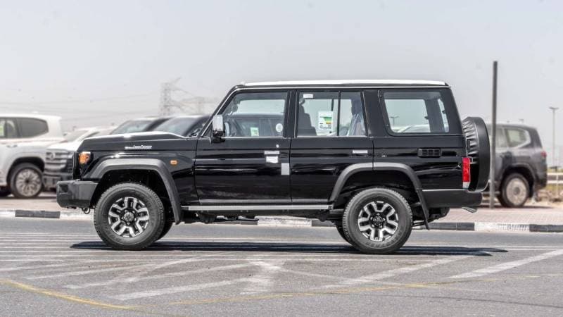 2026 Toyota Land Cruiser 70 HT S DLX thumbnail 3