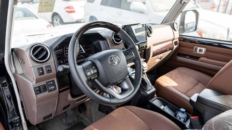 2026 Toyota Land Cruiser 70 HT S DLX thumbnail 8