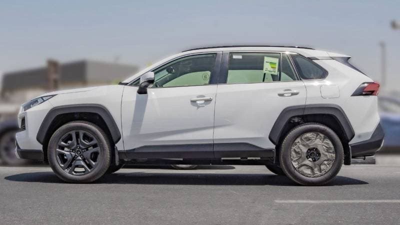 2025 Toyota RAV4 ADVENTURE thumbnail 3