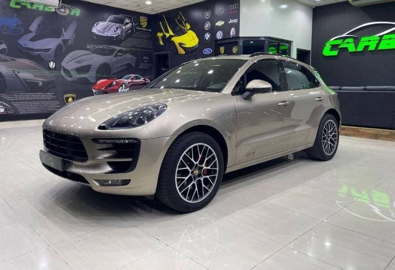 2017 Porsche Macan GTS thumbnail 5