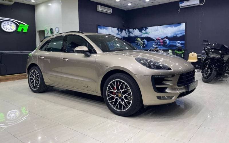 2017 Porsche Macan GTS thumbnail 7