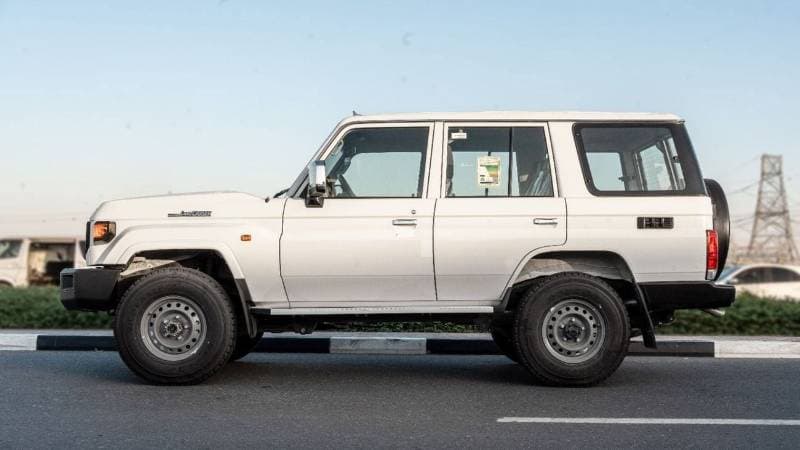 2026 Toyota Land Cruiser 70 LC76 HT VXR thumbnail 3