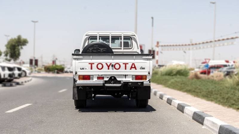 2026 Toyota Land Cruiser Pick Up thumbnail 5
