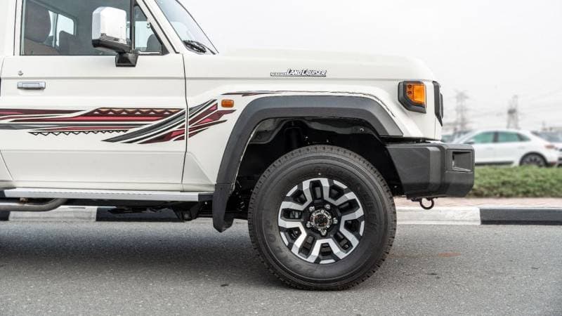 2026 Toyota Land Cruiser Pick Up thumbnail 6