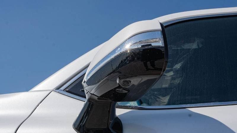 2026 Lexus LX600 thumbnail 6