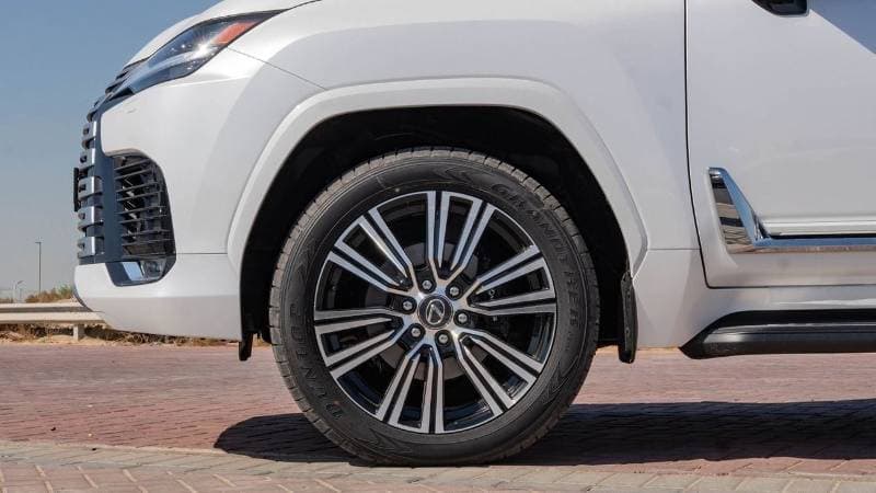 2026 Lexus LX600 thumbnail 7
