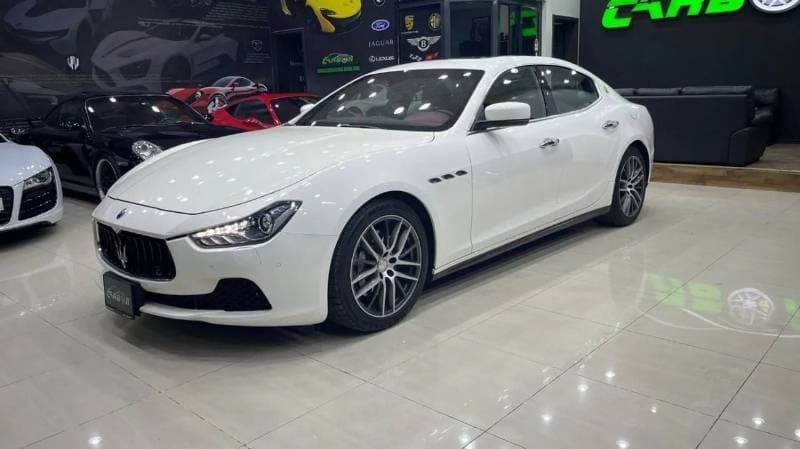 2015 Maserati Ghibli STANDARD thumbnail 5