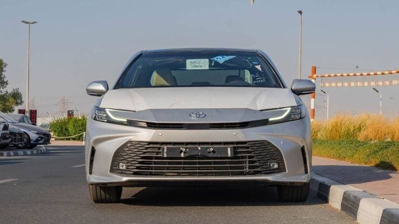 2026 Toyota Camry GLE HEV thumbnail 4