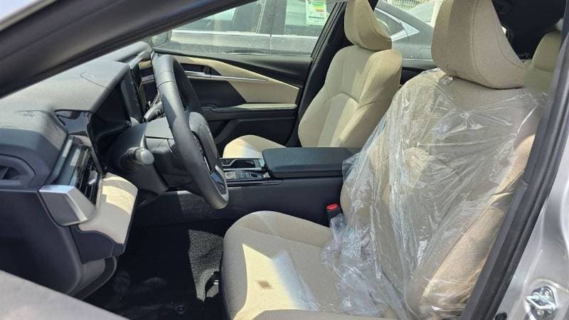 2026 Toyota Camry GLE HEV thumbnail 8
