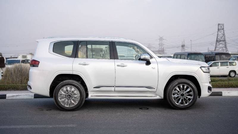 2026 Toyota Land Cruiser VXR thumbnail 2