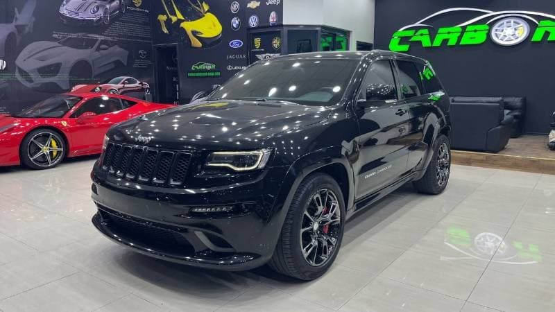 2016 Jeep Grand Cherokee SRT thumbnail 5