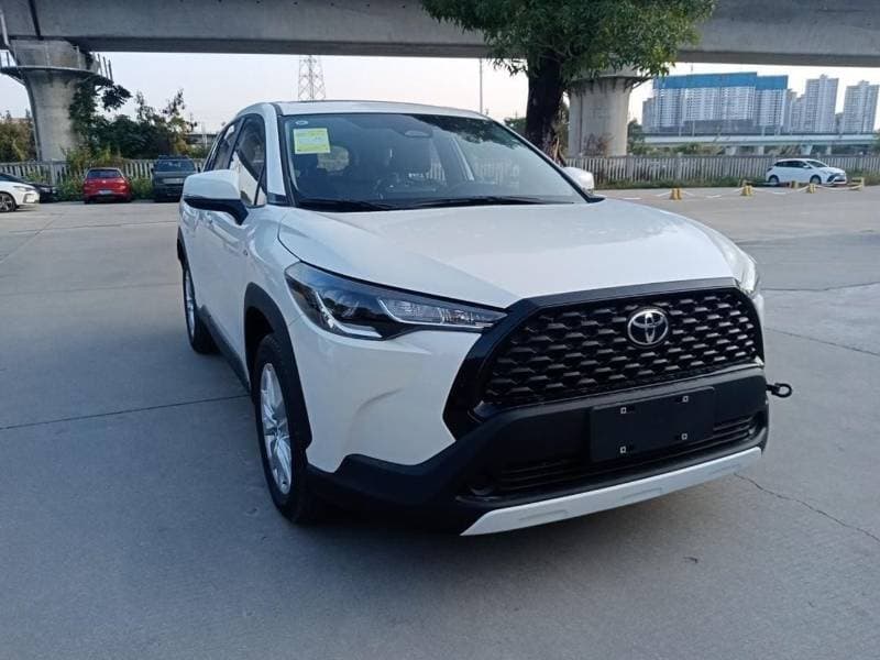 2025 Toyota Corolla Cross STANDARD thumbnail 2