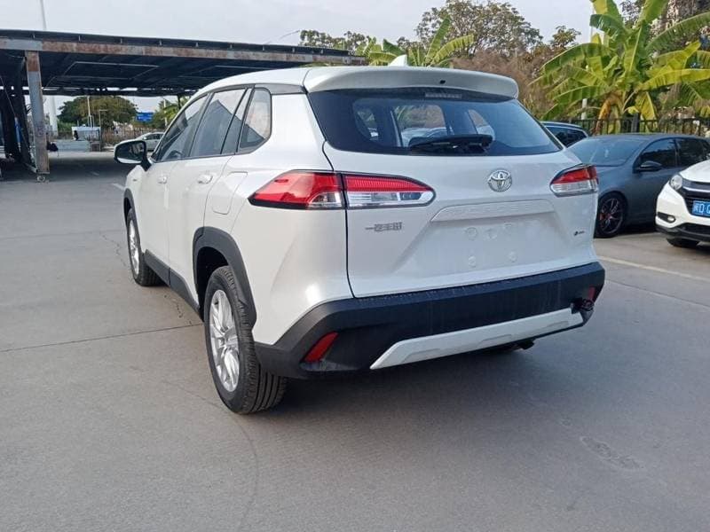 2025 Toyota Corolla Cross STANDARD thumbnail 3