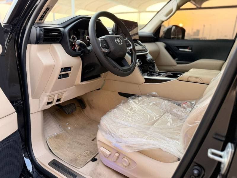 2022 Toyota Land Cruiser GXR thumbnail 8