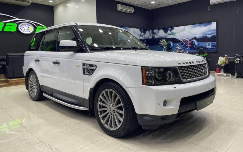 2011 Land Rover Range Rover Sport HSE thumbnail 4