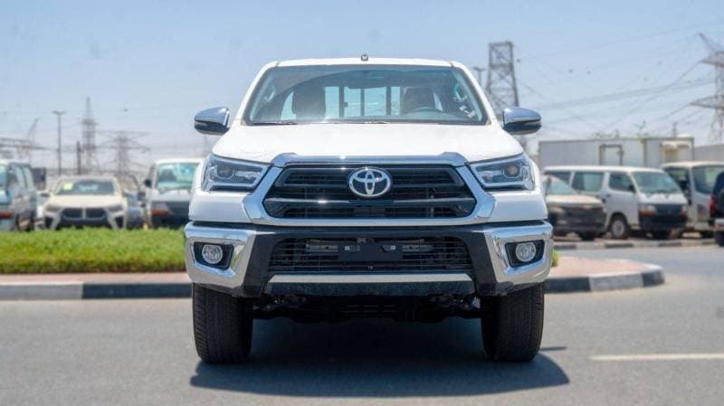 2025 Toyota Hilux SGLX thumbnail 2