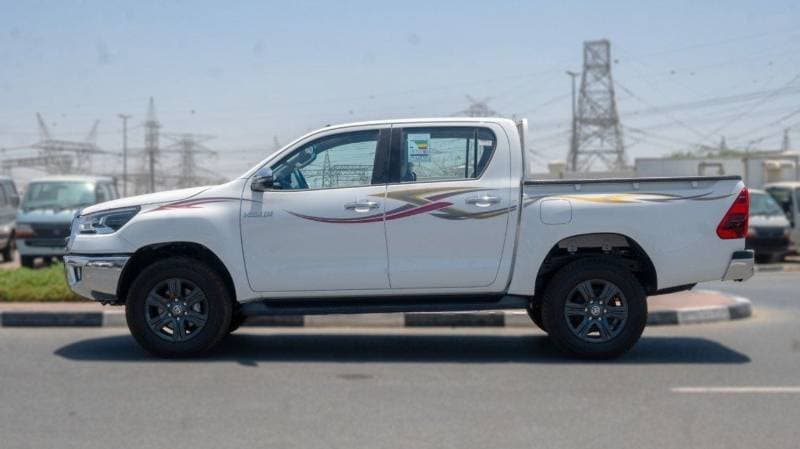 2025 Toyota Hilux SGLX thumbnail 3