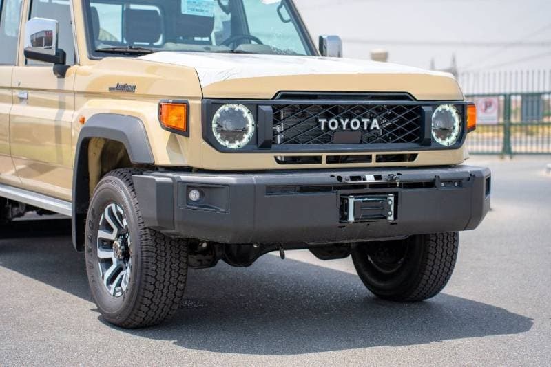 2025 Toyota Land Cruiser Pick Up thumbnail 8
