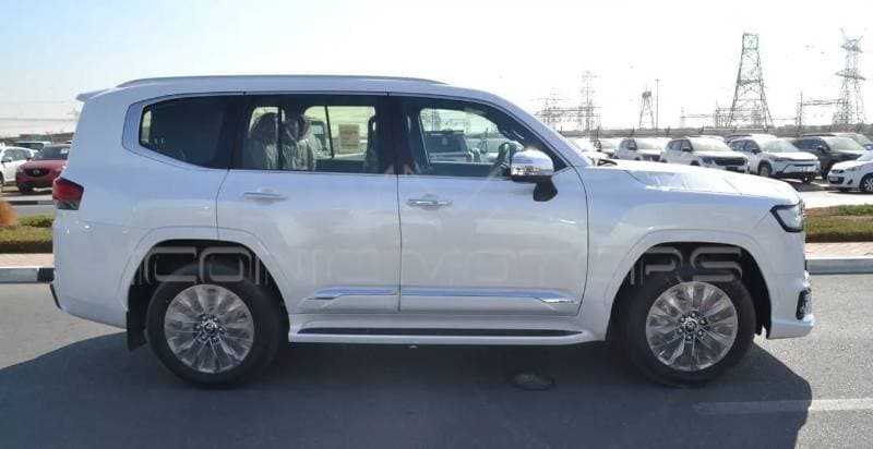 2026 Toyota Land Cruiser VXR thumbnail 4