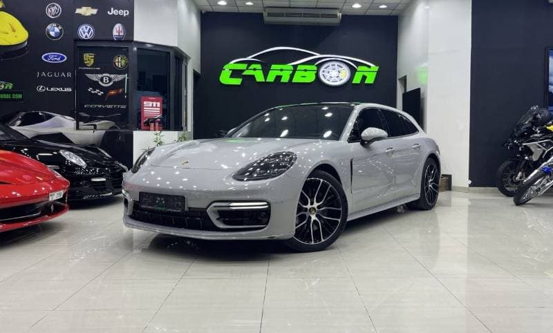 2025 Porsche Panamera 4 E HYBRID
