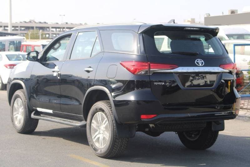 2025 Toyota Fortuner EXR thumbnail 4