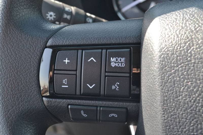 2026 Toyota Hilux SR5 thumbnail 8