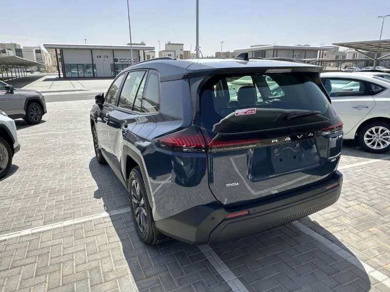 2026 Toyota RAV4 XLE thumbnail 3