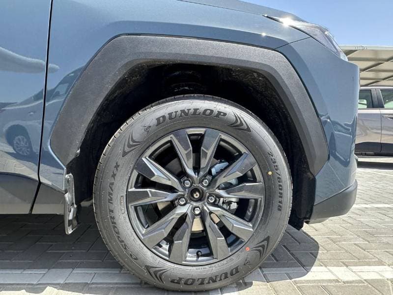 2026 Toyota RAV4 XLE thumbnail 5