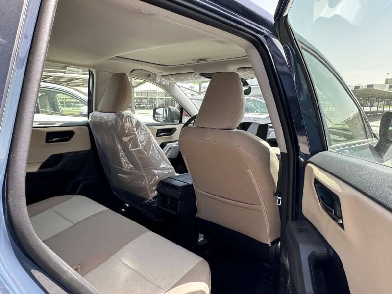 2026 Toyota RAV4 XLE thumbnail 7