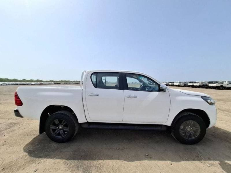 2026 Toyota Hilux SGLX thumbnail 4