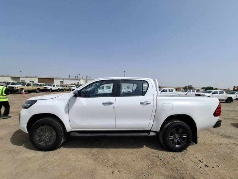 2026 Toyota Hilux SGLX thumbnail 3
