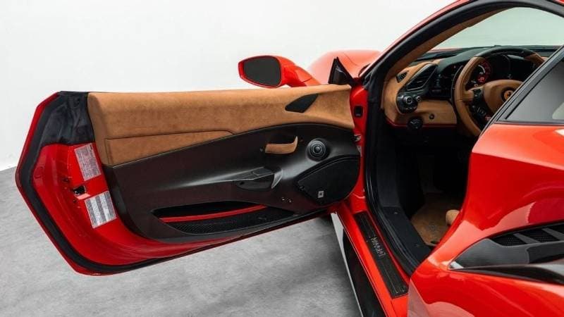 2019 Ferrari 488 Pista High Spec thumbnail 6
