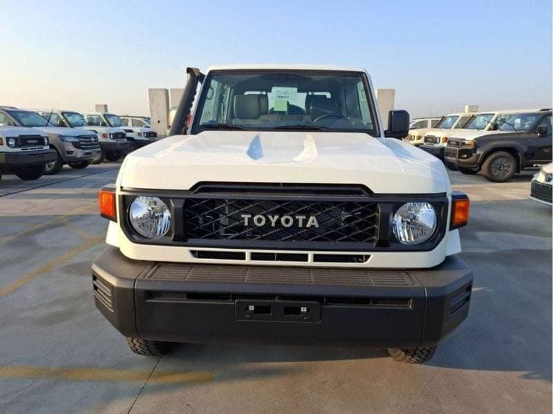 2025 Toyota Land Cruiser Pick Up thumbnail 2
