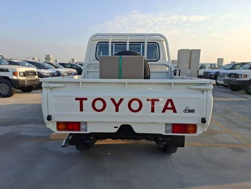 2025 Toyota Land Cruiser Pick Up thumbnail 4