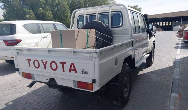 2025 Toyota Land Cruiser Pick Up thumbnail 8