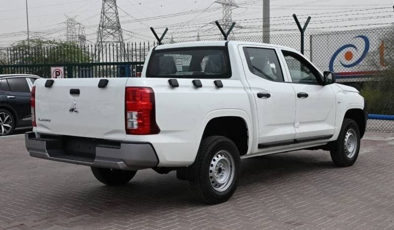 2024 Mitsubishi L200 GLX thumbnail 7