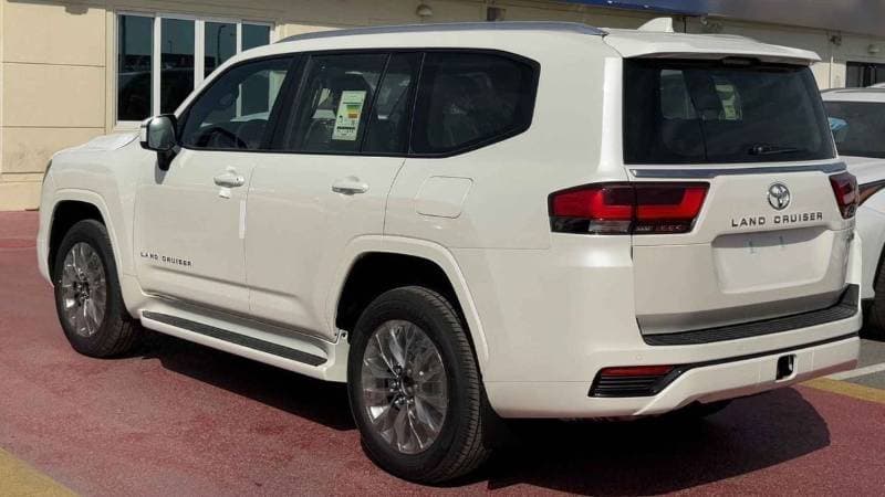 2026 Toyota Land Cruiser GXR thumbnail 6