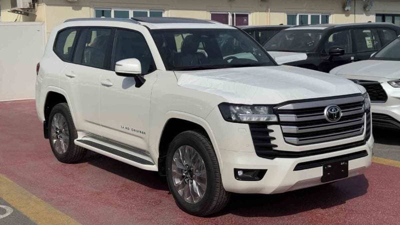2026 Toyota Land Cruiser GXR thumbnail 2