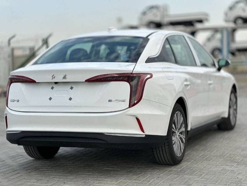 2024 HONGQI E QM5 thumbnail 8